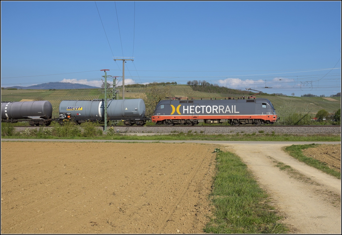 Hectorrail 182 502 'Zurg' bei Schliengen. April 2021.