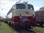 noerdlingen/884723/4-noerdlinger-eisenbahnfestdie-buegelfalte-112-267 4. Nrdlinger Eisenbahnfest.

Die Bgelfalte 112 267 ist sie fr mich, auch wenn sie wegen einer Reichbahnbaureihe in die 113 267 verschoben wurde. Sie prsentiert sich in tadellosem Zustand auf dem Museumsgelnde. Nrdlingen. Juni 2025.