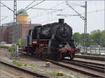 Dampftag im Albtal.

58 111 umfährt ihren Zug in Karlsruhe. Mai 2024.