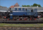 br-64-4/884776/4-noerdlinger-eisenbahnfestfuer-die-lok-8 4. Nrdlinger Eisenbahnfest.

Fr die Lok 8 der Tegernseebahn mussten trotz Materialknappheit rasch Bauteile besorgt werden. Dabei wurden die Laufachsen mitsamt Gestell von E 79 02 verwendet. Das Krauss-Lotter-Gestell mit den beiden Laufachsen verstellte auch die hintere Kuppelachse. Das brachte ihr ausgezeichnete Laufeigenschafte, aber auch groe Pflegebedrftigkeit ein. Juni 2025.