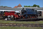 br-64-4/884782/4-noerdlinger-eisenbahnfestfuer-die-lok-8 4. Nrdlinger Eisenbahnfest.

Fr die Lok 8 der Tegernseebahn mussten trotz Materialknappheit rasch Bauteile besorgt werden. Dabei wurden die Laufachsen mitsamt Gestell von E 79 02 verwendet. Das Krauss-Lotter-Gestell mit den beiden Laufachsen verstellte auch die hintere Kuppelachse. Das brachte ihr ausgezeichnete Laufeigenschafte, aber auch groe Pflegebedrftigkeit ein. Juni 2025.