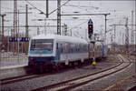 eilzugwagen-2-serie-n-wagen-silberlinge-4/911254/steuerwagen-der-rb-31-nach-moers Steuerwagen der RB 31 nach Moers ist D-GfF 50 80 80 34 110-2 Bnrbdzf mit Wittenberger Kopf. Duisburg, Februar 2026.