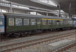eilzugwagen-2-serie-n-wagen-silberlinge-4/911256/der-gruene-silberling-ist-ein-sonderling Der gr�ne Silberling ist ein Sonderling oder ein Wegmannwagen aus Luxemburg. D-GfG 50 80 31-34 113-6 ABnrz lautet seine Kennung. Zusammen mit 101 133 geht die RB 31 auf die Reise nach Moers. Duisburg, Februar 2026.