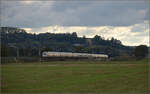 kbs-702-offenburg-basel-rheintalbahn/865305/markgraefler-land-vor-dem-fall-der Markgräfler Land vor dem Fall der Blätter.

'412 054' Tz 9454 bei Schliengen. Oktober 2024.