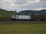 kbs-702-offenburg-basel-rheintalbahn/865342/markgraefler-land-vor-dem-fall-der Markgräfler Land vor dem Fall der Blätter.

Belgische 186 228 von Angel Trains Luxemburg bei Auggen. Oktober 2024.