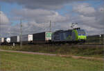 kbs-702-offenburg-basel-rheintalbahn/865471/markgraefler-land-vor-dem-fall-der Markgräfler Land vor dem Fall der Blätter.

Re 485 006 bei Auggen. Oktober 2024.