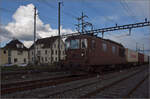 Überraschung mit Re 425 184 'Krattigen' in Pratteln. Auch mit fehlenden Wappen der Fang des Tages. März 2024.