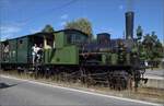 651-luzern-emmenbruecke-lenzburg-wildegg-stbsbb-seetalbahn-5/861804/e-33-beinwyl-der-seethalbahn-mit E 3/3 'Beinwyl' der Seethalbahn mit dem SBB-Gepäckwagen F 16847 und dem EW I der BLS A 801 in Ballwil. September 2024.