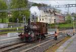 Vapeur Val-de-Travers: Train du Terroir.

E 3/3 8511 beim Durst Lschen in Travers. Mai 2023.
