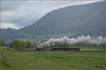 Vapeur Val-de-Travers: Train  Au fil de l'Areuse .

E 3/3 8511 fhrt nach Travers hinauf. Mai 2023.