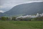 Vapeur Val-de-Travers: Train  Au fil de l'Areuse .

E 3/3 8511 fhrt nach Travers hinauf. Mai 2023.