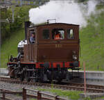 Train du Terroir.

E 3/3 5811 in Travers. Mai 2024.