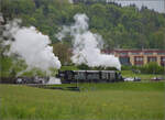 e-33-3/879772/brauereifest-feldschloesschender-sandwichzug-mit-e-22 Brauereifest Feldschlösschen.

Der Sandwichzug mit E 2/2 8666 'Chnurrli' und E 3/3 8512 auf Pendelfahrt Rheinfelden-Feldschlösschen. April 2025.
