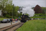 e-33-3/879789/brauereifest-feldschloesschender-sandwichzug-mit-e-22 Brauereifest Feldschlsschen.

Der Sandwichzug mit E 2/2 8666 'Chnurrli' und E 3/3 8512 auf Pendelfahrt Rheinfelden-Feldschlsschen. April 2025.