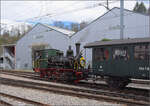 ed-33-10/844364/zu-den-ostereiern-im-sihlwalde-33 Zu den Ostereiern im Sihlwald.

E 3/3 5 'Schnaaggi Schaaggi' der Sihlthalbahn bei Einfahrt in den Bahnhof Langnau-Gattikon. März 2024.