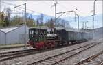 ed-33-10/844365/zu-den-ostereiern-im-sihlwalde-33 Zu den Ostereiern im Sihlwald.

E 3/3 5 'Schnaaggi Schaaggi' der Sihlthalbahn bei Einfahrt in den Bahnhof Langnau-Gattikon. März 2024.