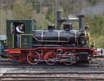 ed-33-10/844633/zu-den-ostereiern-im-sihlwaldendlich-das Zu den Ostereiern im Sihlwald.

Endlich das Osterei gefunden: Schnaaggi Schaaggi E 3/3 5 der SiTB im Bahnhof Sihlwald. März 2024.