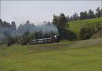 448-ramsei-sumiswald-gruenen-huttwil-rshb-vhb-rm-bls-etb-2/828568/dampftage-huttwiled-34-2-der-solothurn-muenster-bahn Dampftage Huttwil.

Ed 3/4 2 der Solothurn-Mnster-Bahn auf dem Weg nach Huttwil. Griesbachmatten, Oktober 2023.