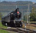 821-winterthur-etzwilen-ramsen-singen-snbnobsbbsehr-rs/829127/a-35-auf-dem-schweizer-baehnlea A 3/5 auf dem Schweizer Bhnle.

A 3/5 kommt mit dem Swiss Train Bleu in Etzwilen an. September 2023.