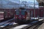 001/799819/ge-44-ii-627-reichenautamins-wird Ge 4/4 II 627 'Reichenau/Tamins' wird mitsamt Zug ins Depot Samedan versorgt. Januar 2023.