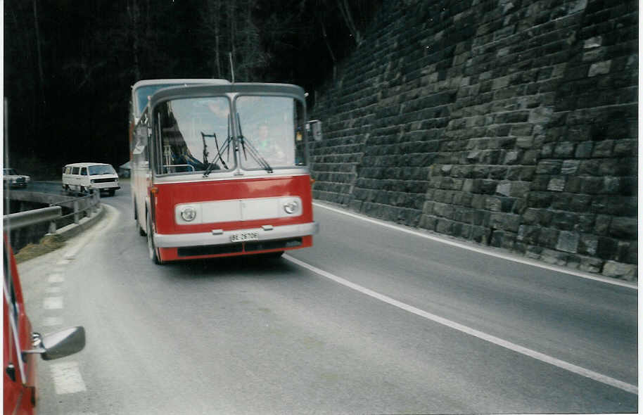 (005'333) - AFA Adelboden - Nr. 6/BE 26'706 - FBW/Vetter-R&J Anderthalbdecker am 25. Februar 1990 in Achseten, Bnigen