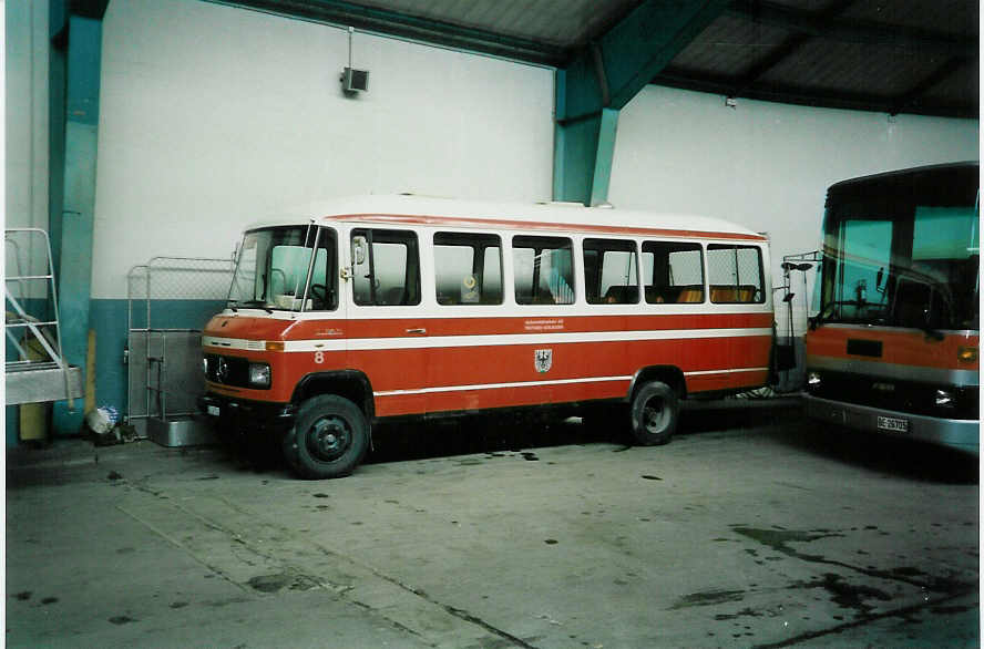 (005'732) - AFA Adelboden - Nr. 8/BE 26'708 - Mercedes (ex CJ Tramelan Nr. 14) am 23. April 1990 im Autobahnhof Adelboden