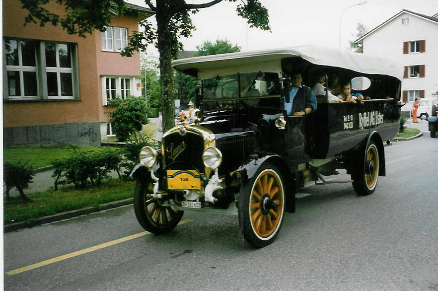 (023'315) - Ryffel, Uster - ZH 162'652 - Saurer/Walde (ex Fasnachtsverein, Basel; ex Feuerwehr, Thun) am 14. Juni 1998 in Uster, Zrichstrasse