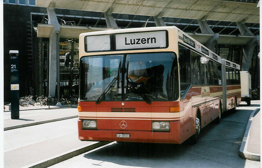 (024'923) - ARAG Ruswil - Nr. 17/LU 15'513 - Mercedes am 20. Juli 1998 beim Bahnhof Luzern