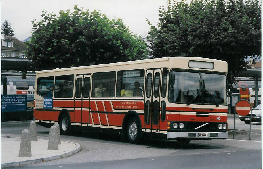 (025'024) - ASKA Aeschi - Nr. 1/BE 26'869 - Volvo/FHS am 1. August 1998 beim Bahnhof Spiez