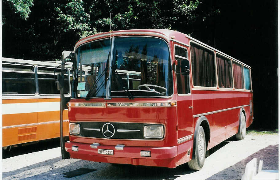 (025'432) - Hfeli, Zrich - ZH 576'121 - Mercedes/R&J (ex P 24'302) am 15. August 1998 in Heitenried, Sensegraben