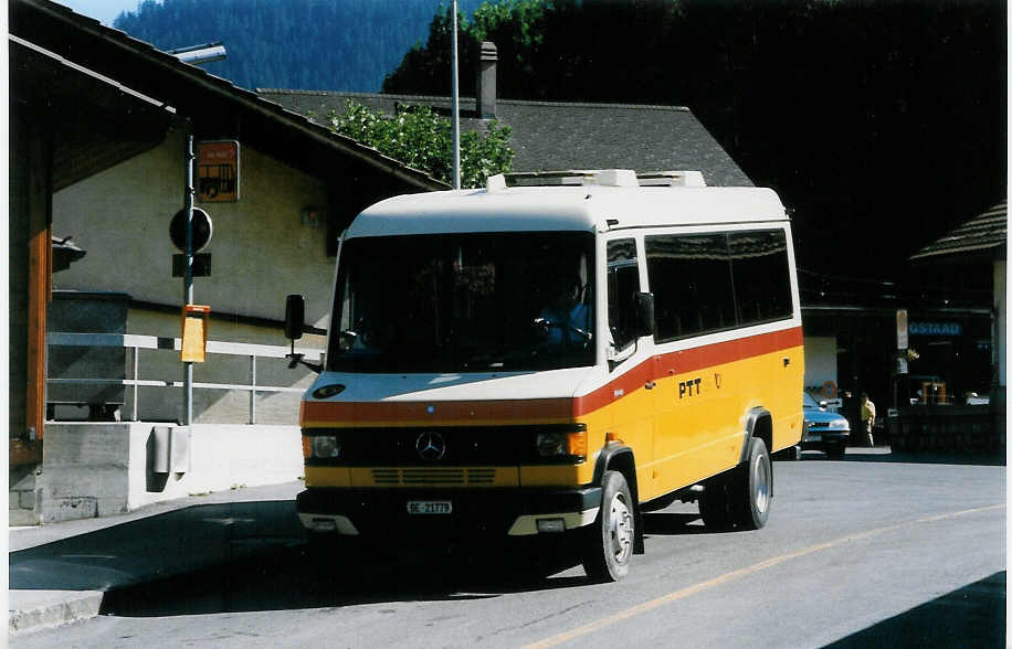 (025'904) - Kbli, Gstaad - BE 21'779 - Mercedes/Auwrter (ex von Grnigen, Turbach) am 30. August 1998 beim Bahnhof Gstaad