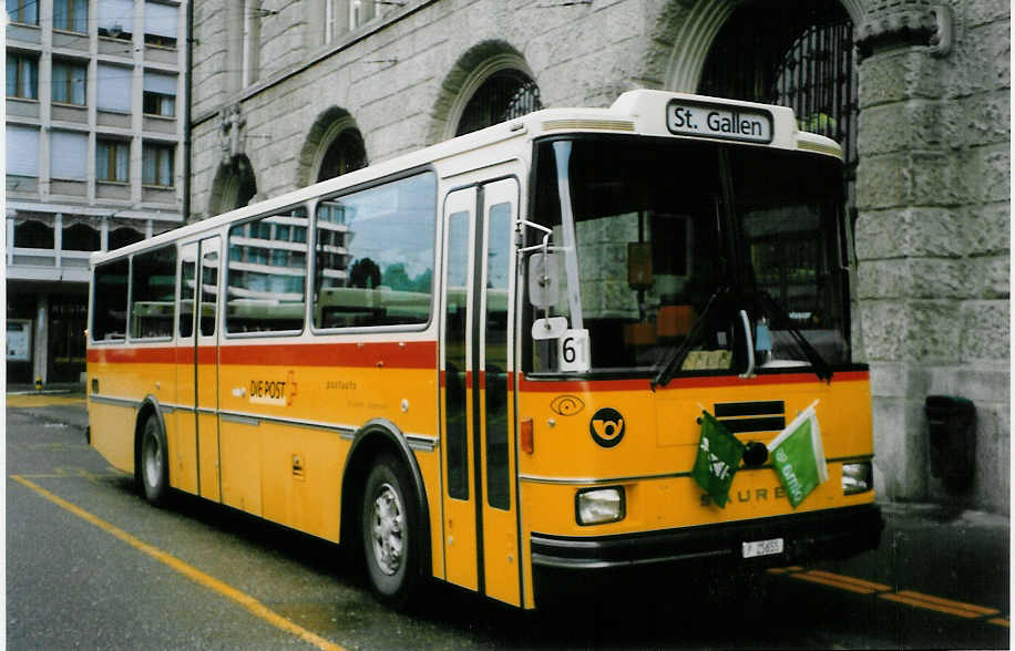 (026'914) - PTT-Regie - P 25'655 - Saurer/Lauber am 8. Oktober 1998 beim Bahnhof St. Gallen