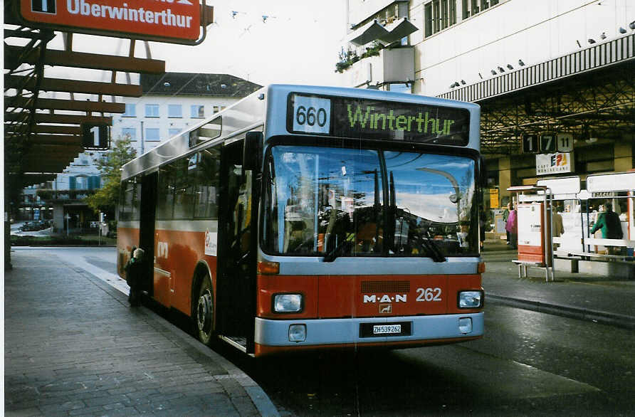 (027'717) - WV Winterthur - Nr. 262/ZH 539'262 - MAN am 24. Oktober 1998 beim Hauptbahnhof Winterthur