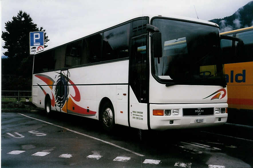 (031'924) - Gander, Chteau-d'Oex - VD 1012 - MAN am 6. Juni 1999 beim Bahnhof Interlaken West