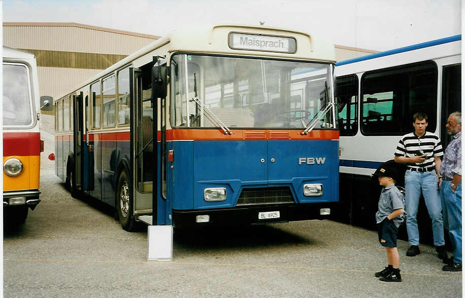 (032'322) - Brhwiler, Maisprach - BL 6925 - FBW/Hess (ex Giezendanner, Rothrist; ex AAGR Rothenburg Nr. 48) am 26. Juni 1999 in Hinwil, AMP