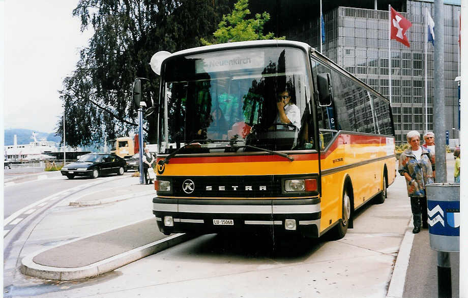 (034'218) - Stirnimann, Neuenkirch - Nr. 41/LU 15'068 - Setra am 13. Juli 1999 beim Bahnhof Luzern