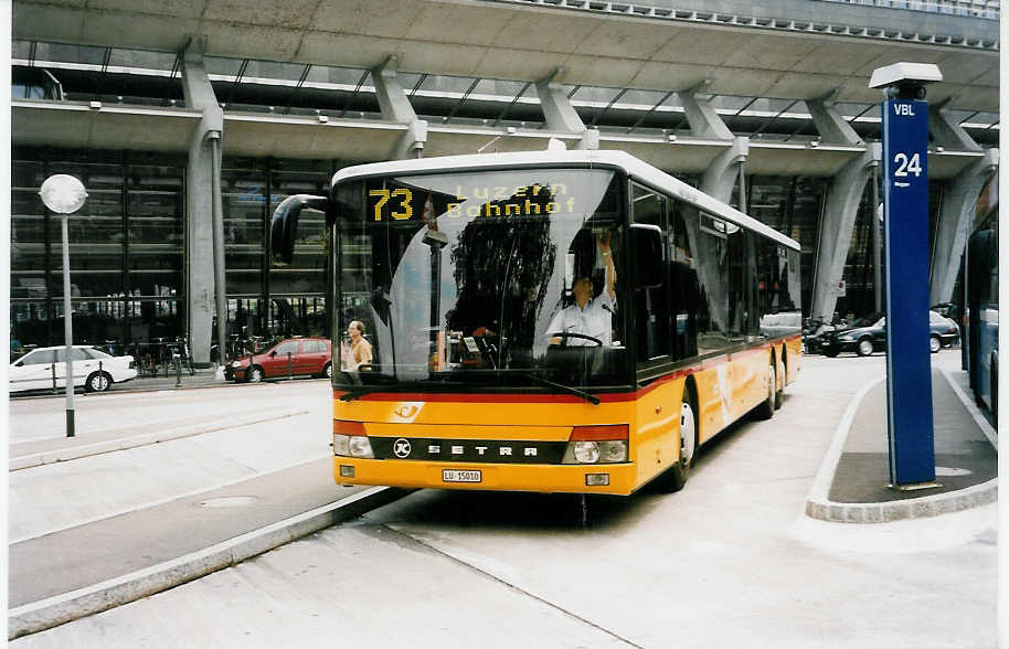 (034'309) - Bucheli, Kriens - Nr. 21/LU 15'010 - Setra am 13. Juli 1999 beim Bahnhof Luzern