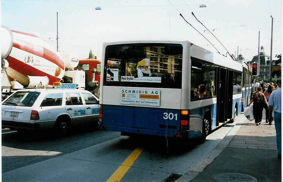 (034'832) - VBL Luzern - Nr. 301 - Lanz+Marti/Hess Personenanhnger am 26. Juli 1999 in Luzern, Schwanenplatz