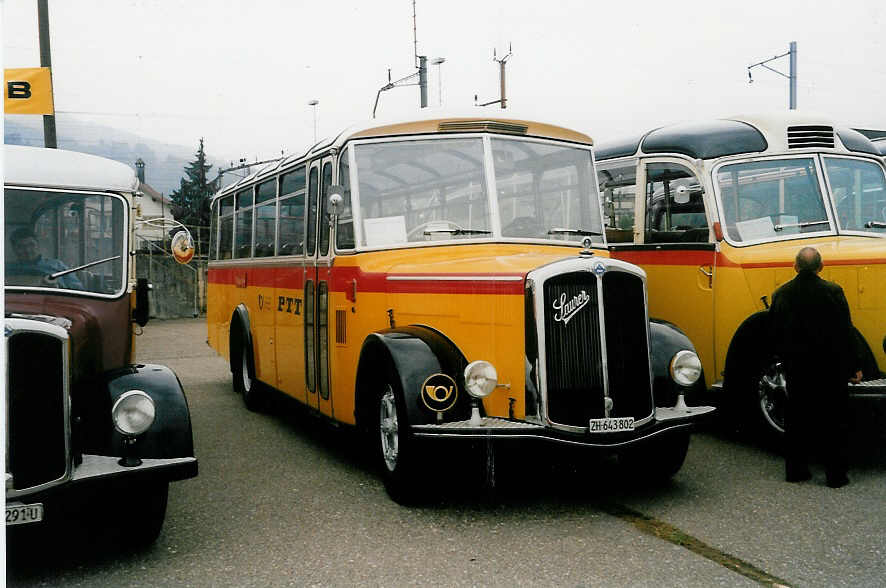 (035'827) - Pause, Horgen - ZH 643'802 - Saurer/Lauber (ex Kenzelmann, Zeneggen) am 28. August 1999 in Oensingen, Saurertreffen