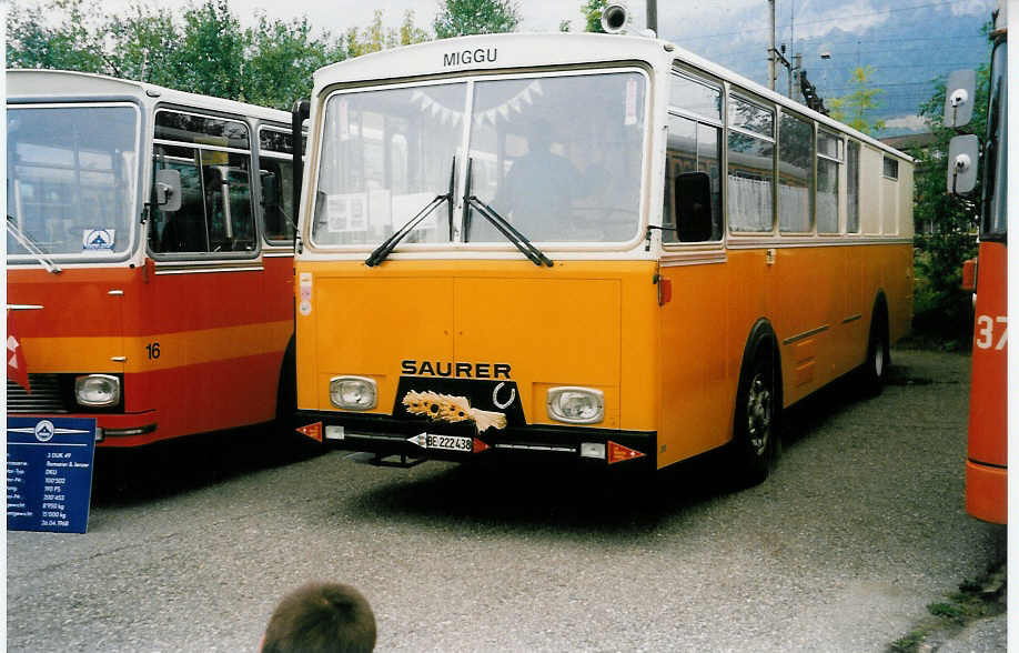 (035'833) - Schlumpf, Bern - BE 222'438 - Saurer/Hess (ex Rattin, Schaffhausen Nr. 25; ex Rattin, Schaffhausen Nr. 19) am 28. August 1999 in Oensingen, Saurertreffen