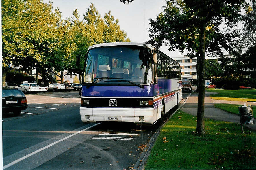 (036'717) - Bienz, Kssnacht - BE 418'167 - Setra am 9. September 1999 in Thun, Lachen