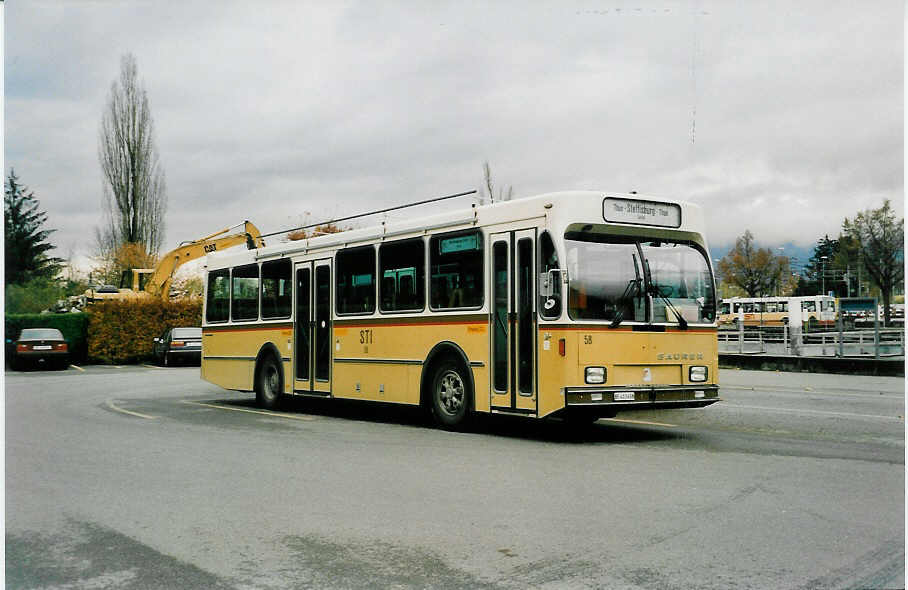 (037'713) - STI Thun - Nr. 58/BE 413'458 - Saurer/R&J am 11. November 1999 bei der Schifflndte Thun