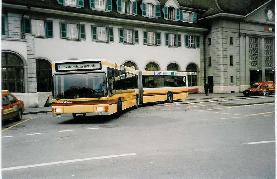 (037'716) - STI Thun - Nr. 73/BE 387'073 - MAN am 12. November 1999 beim Bahnhof Thun