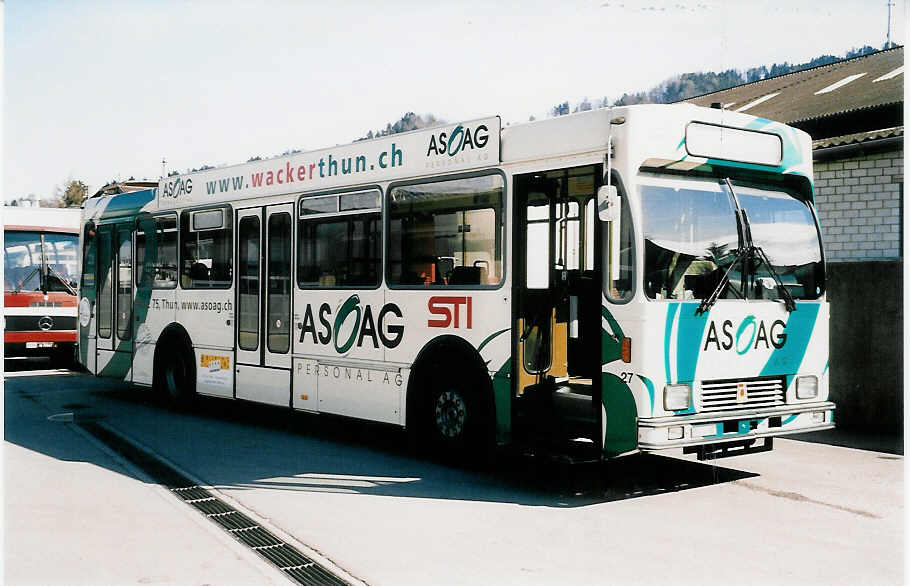 (039'426) - STI Thun - Nr. 27/BE 419'027 - Volvo/R&J (ex SAT Thun Nr. 27) am 3. Mrz 2000 in Thun, Garage