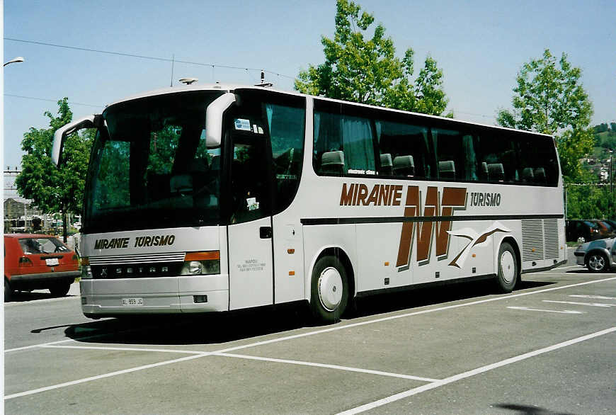 (040'503) - Aus Italien: Mirante, Napoli - AL-859 JC - Setra am 9. Mai 2000 in Thun, Seestrasse