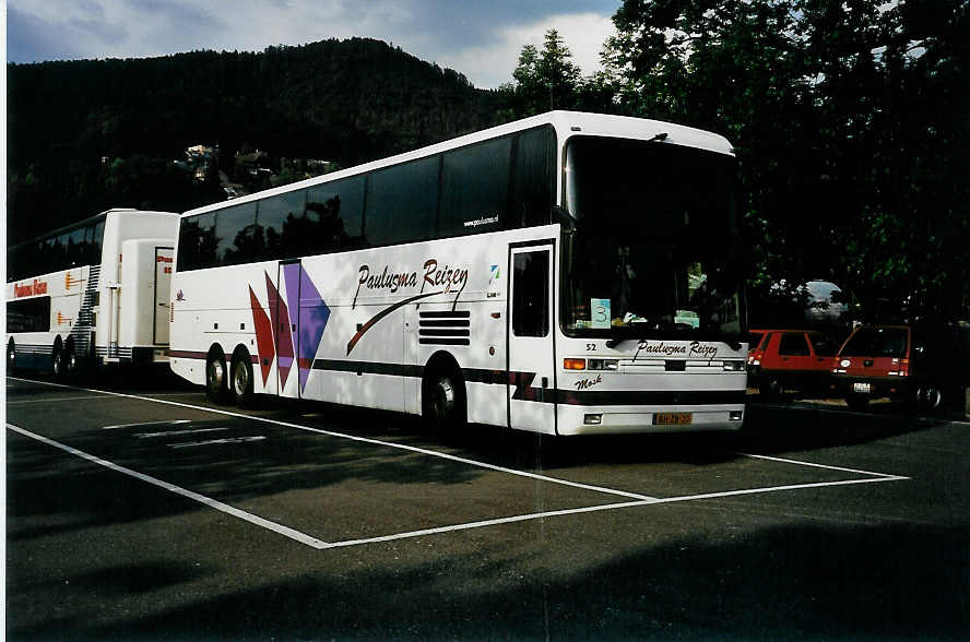 (040'831) - Aus Holland: Paulusma, Drachten - Nr. 52/BH-ZB-20 - Van Hool/EOS am 9. Juni 2000 in Thun, Seestrasse