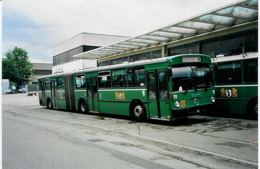 (041'714) - BVB Basel - Nr. 711 - Mercedes/FHS am 11. Juli 2000 in Biel, BTR