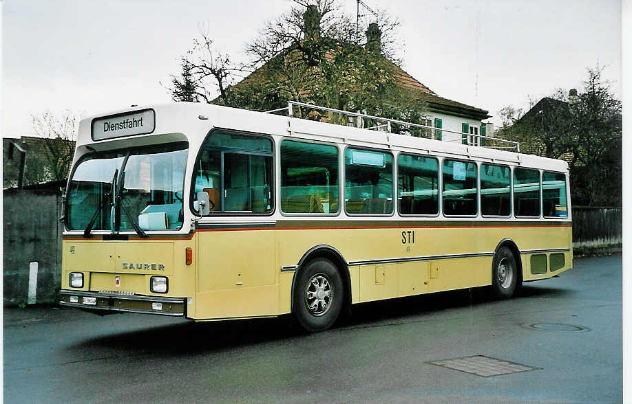 (043'832) - STI Thun - Nr. 49/BE 396'549 - Saurer/R&J am 23. November 2000 in Thun, Garage