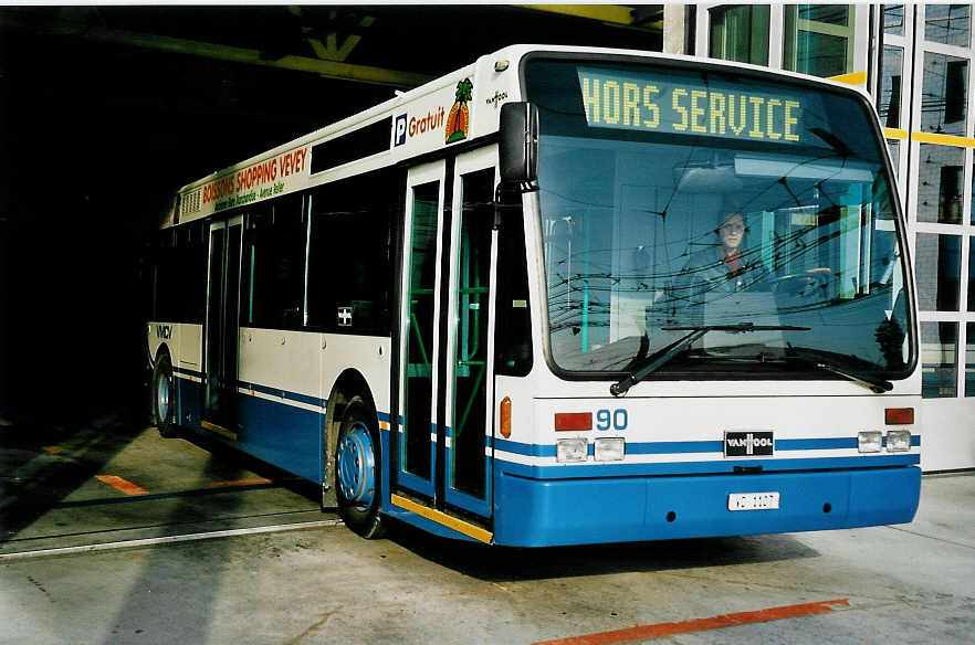 (044'933) - VMCV Clarens - Nr. 90/VD 1107 - Van Hool am 20. Februar 2001 in Clarens, Garage