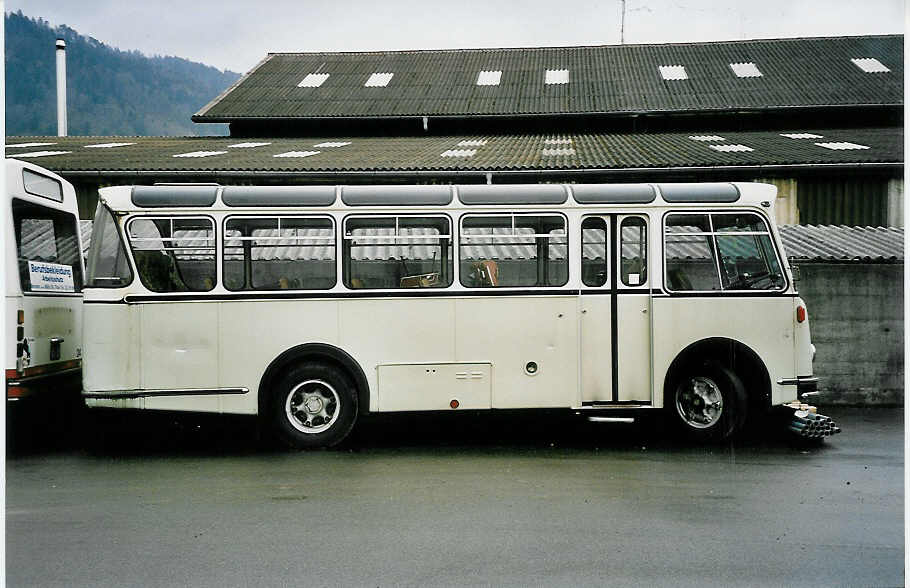 (045'213) - Brunner, Thun - FBW/FHS (ex M+79'510) am 8. Mrz 2001 in Thun, Garage STI